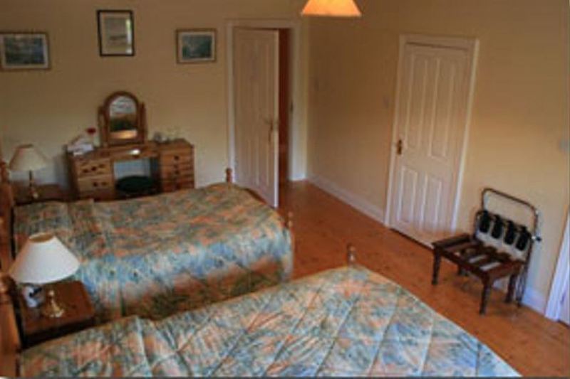 Tom & Eileen'S Farm Hotel คาสเซิลเมน ภายนอก รูปภาพ
