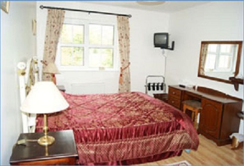 Tom & Eileen'S Farm Hotel คาสเซิลเมน ภายนอก รูปภาพ